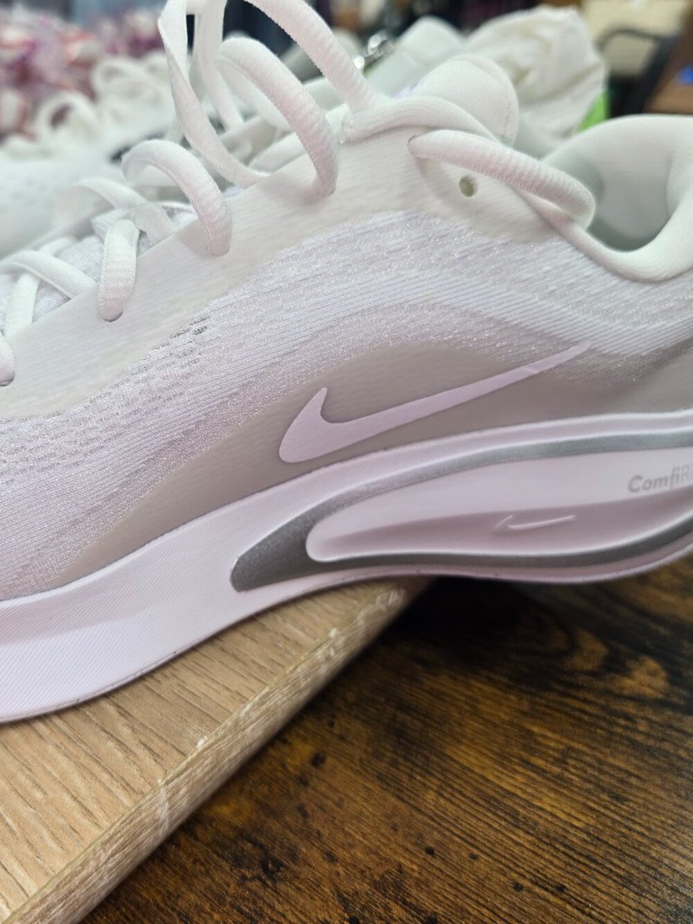 Nike Revolution 8